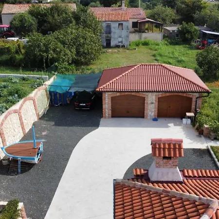 239 Gostinjska kuća
