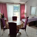 بيت ضيافة 239