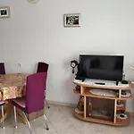 239 بيت ضيافة لوبار